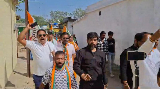 कांग्रेस प्रत्याशी राजेश कच्छप के समर्थन में महागठबंधन ने निकाली पदयात्रा